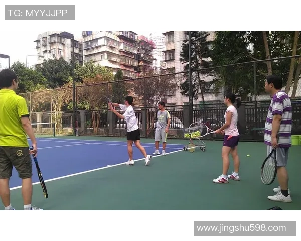 深圳网球队比赛经验深度对比分析与启示探讨