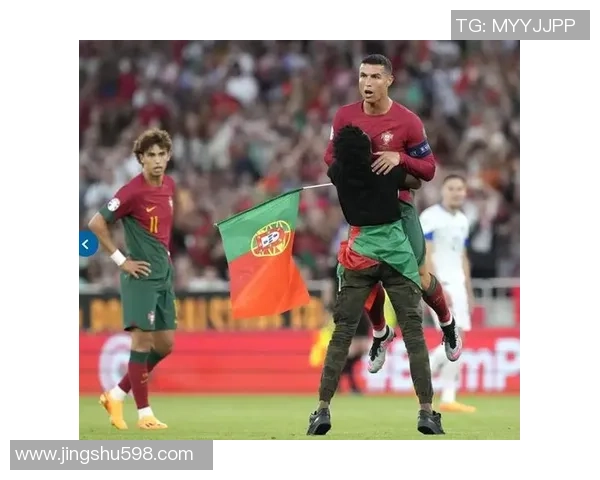 足球明星们纷纷模仿C罗的经典动作与庆祝方式引发热议