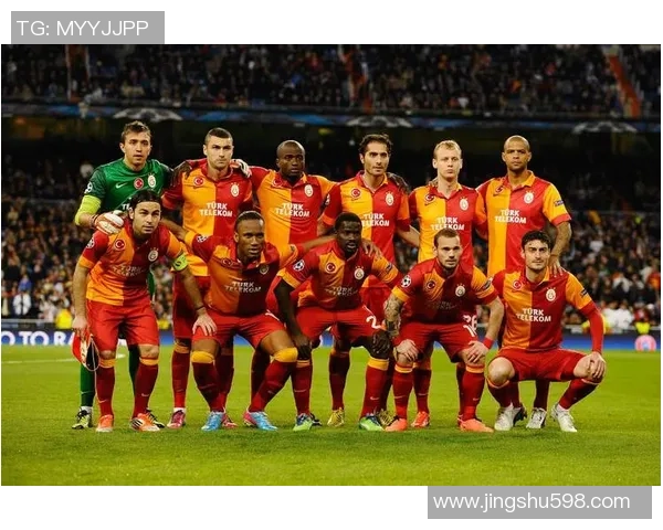 足球明星华丽登场引发全场狂欢激情四溢瞬间点燃球迷热情 足球明星华丽登场引发全场狂欢激情四溢瞬间点燃球迷热情