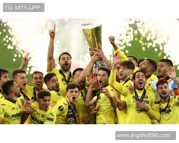 足球明星荣誉榜全景回顾与获奖历程详解 足球明星荣誉榜全景回顾与获奖历程详解